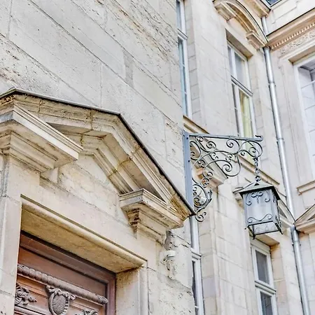 Apartamento Les Voutes De Bressey, Hyper Centre Avec Exterieur Prive *